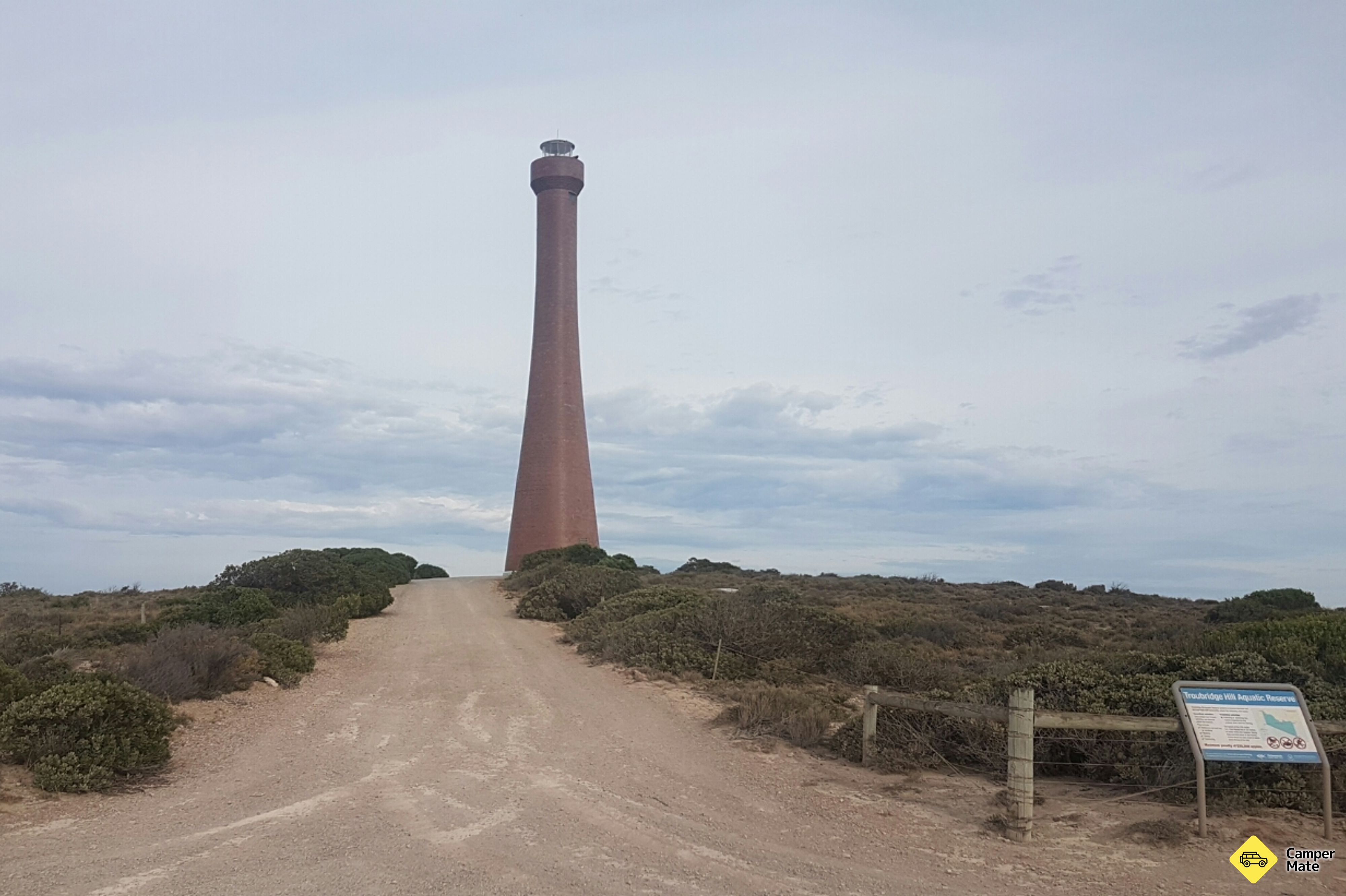 Troubridge Hill Lighthouse 근처 오락거리