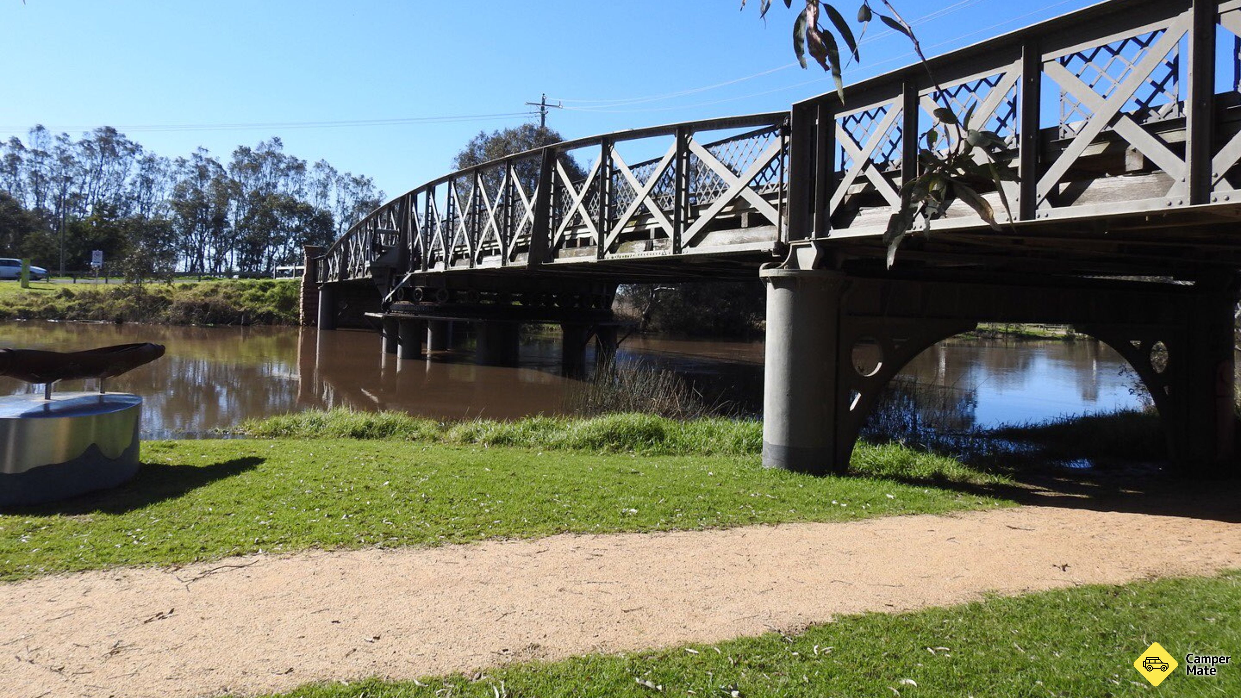 حديقة Swing Bridge
