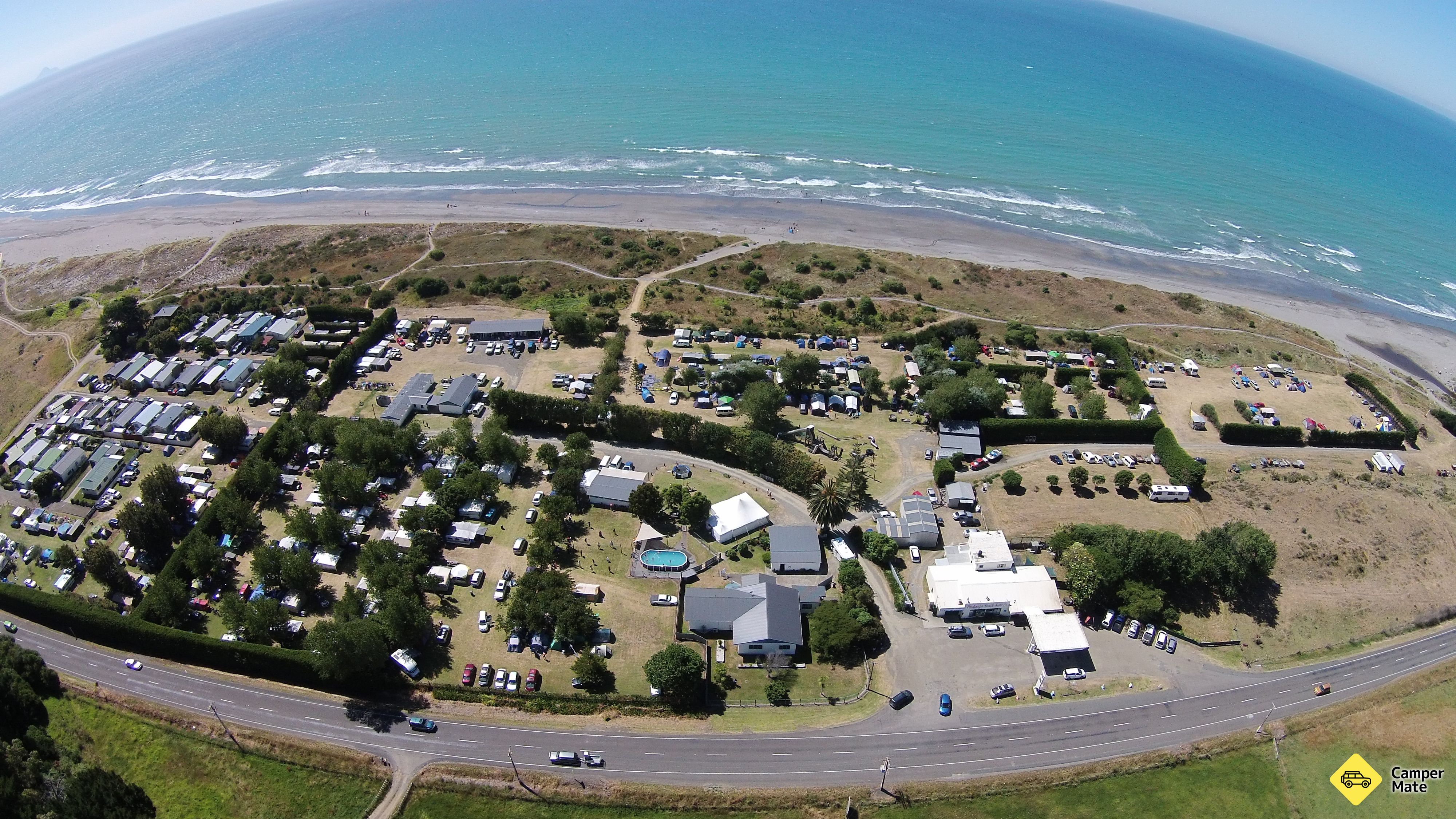 Restauranter i nærheten av Tirohanga Beach Holiday Park