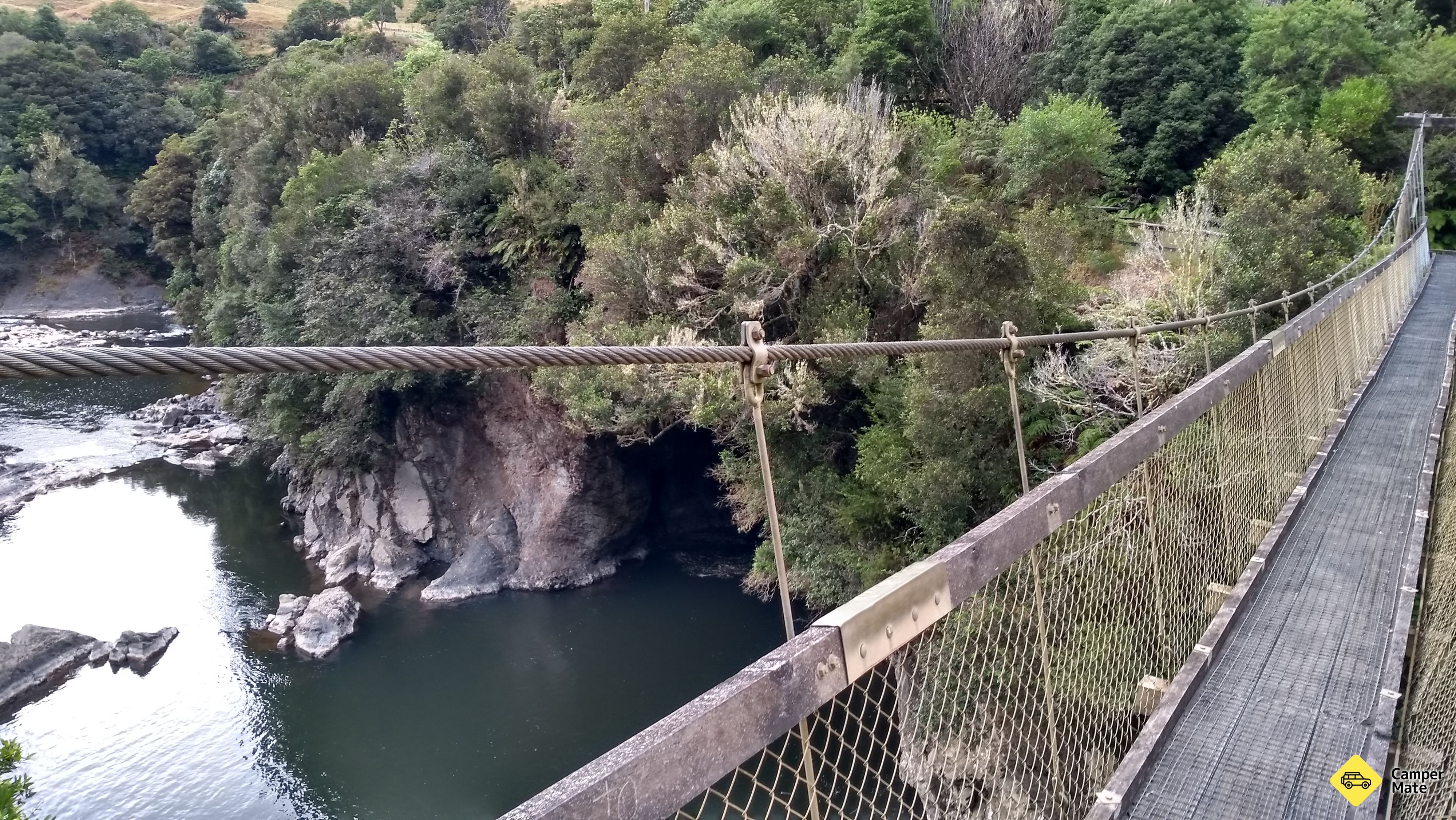 Motu Falls and Swingbridge 근처 오락거리 - Image 2