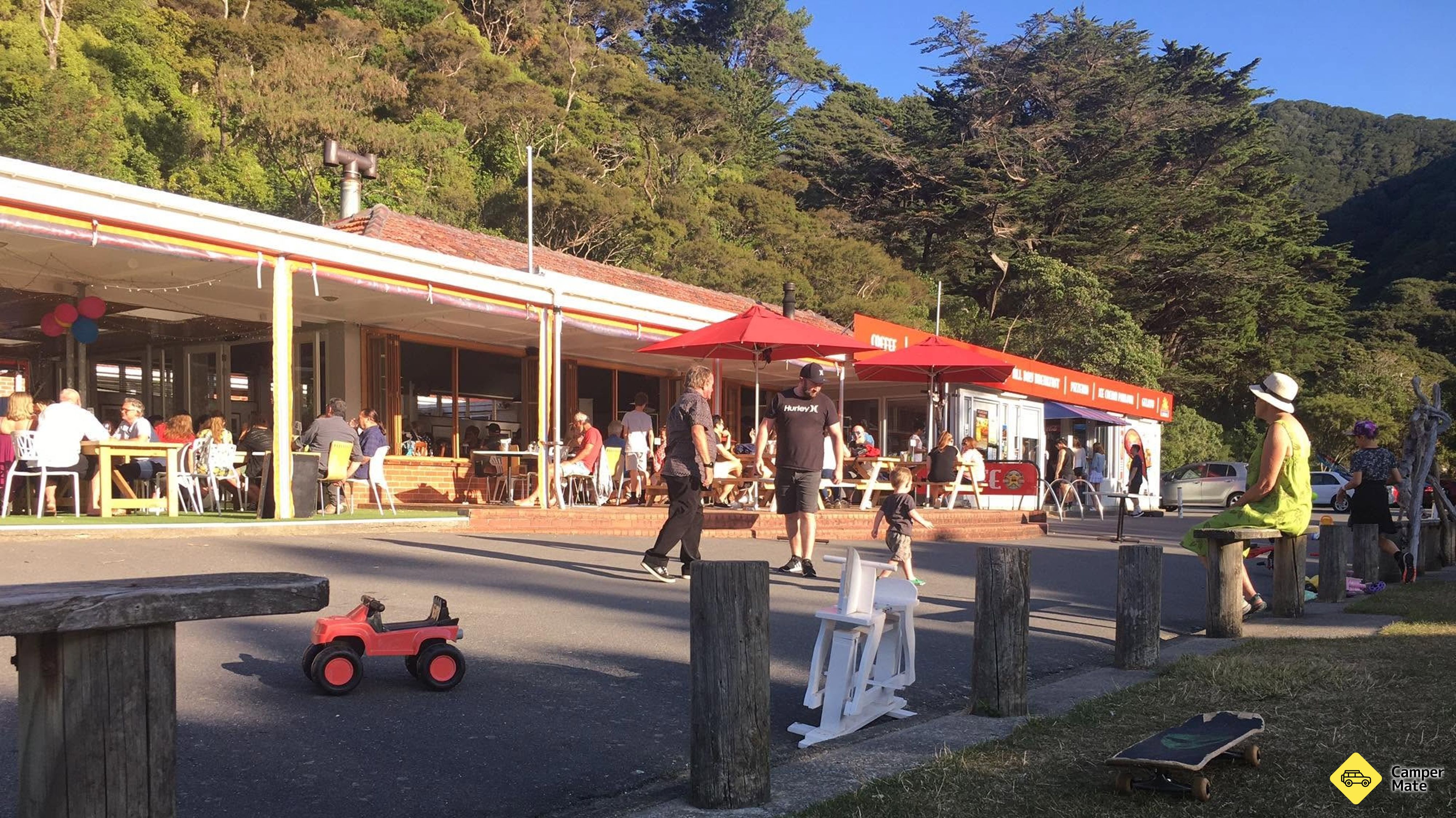 Restauranter i nærheten av Days Bay Pavilion