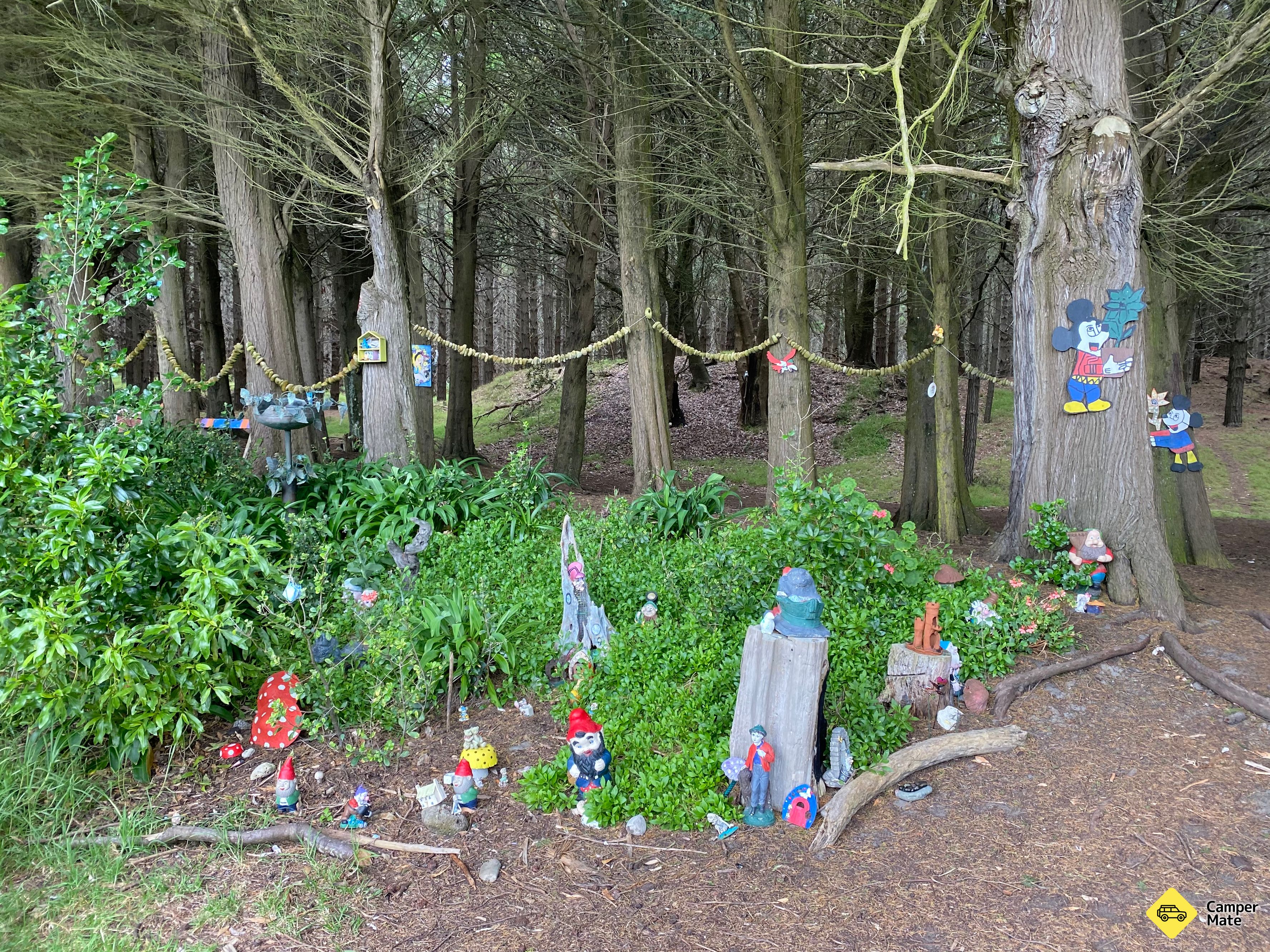 Middle Earth & Fairy Garden - Image 3