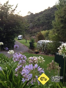 Tapu Creek Campervan สวน