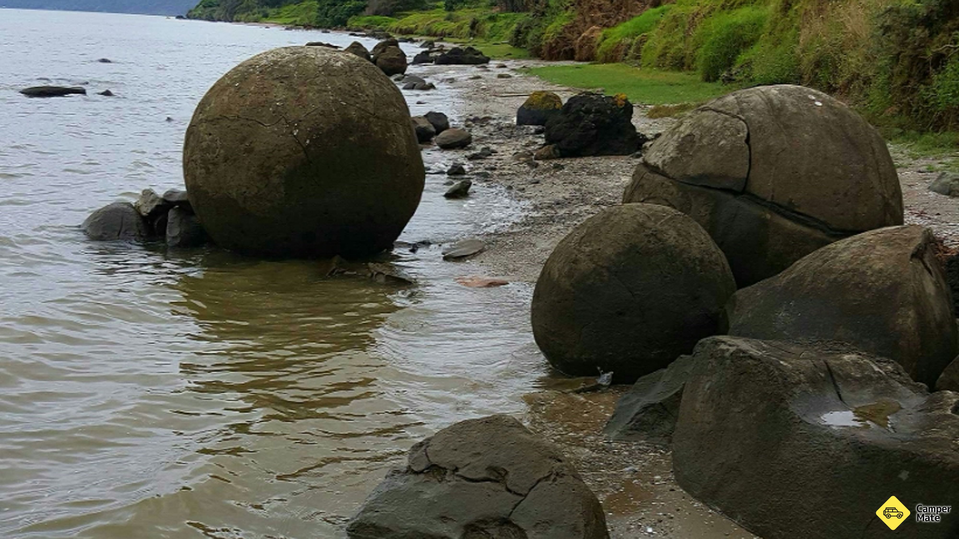 Koutu Boulders