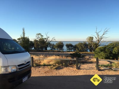 Zona de descanso del Lago Benanee