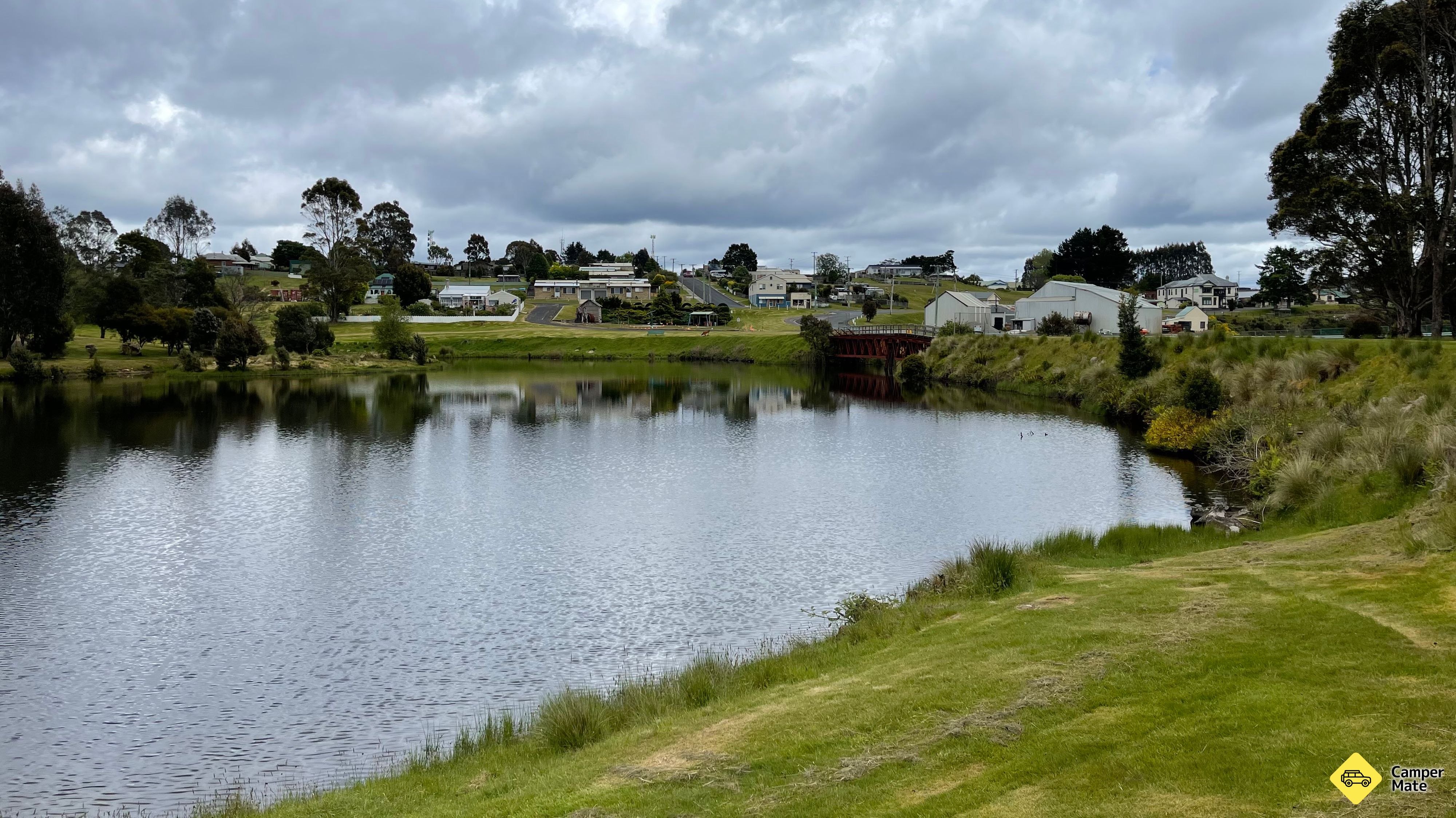 Waratah Caravan y Camping Ground