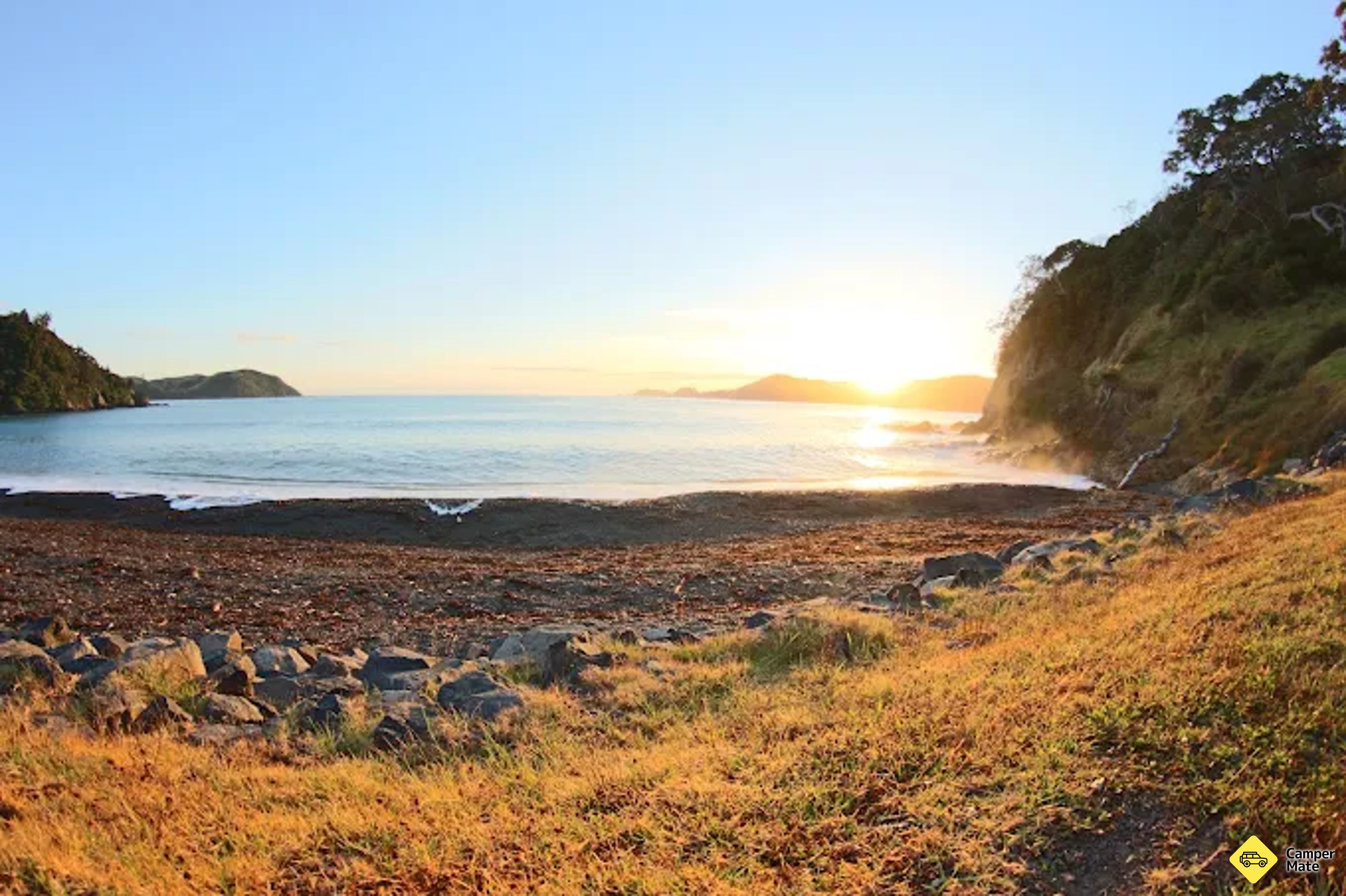 Helena Bay och stranden