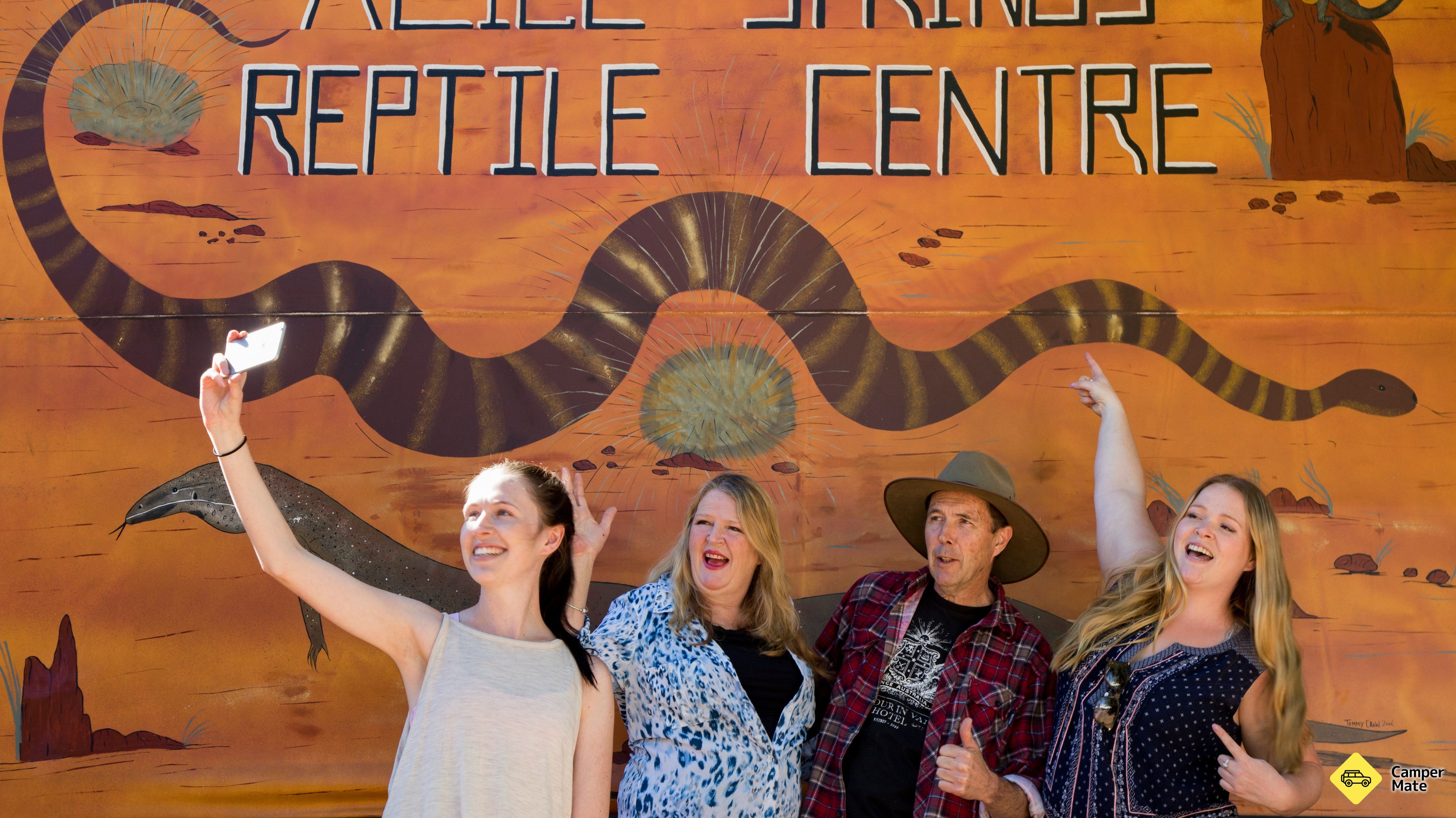 Python's Alice Springs Những việc cần làm và nơi lưu trú tại Alice Springs, Lãnh thổ Bắc Úc ...