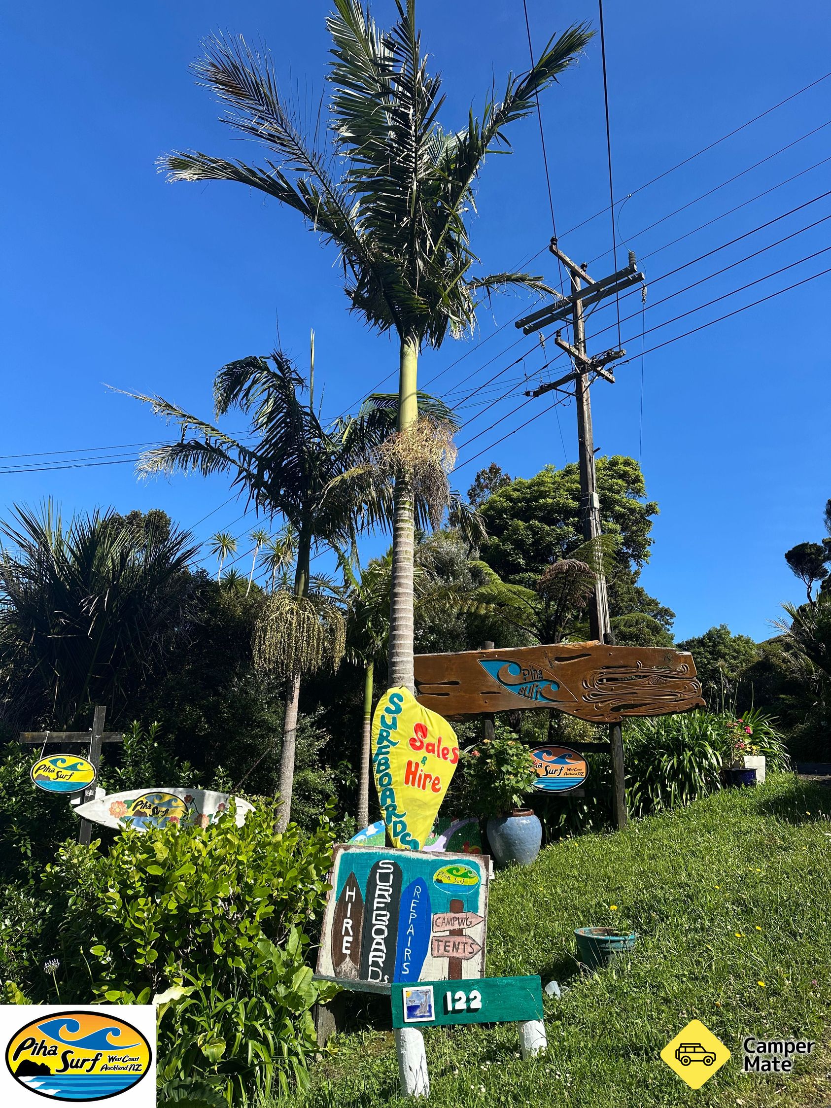مزرعة Piha Surf Shop and Camping