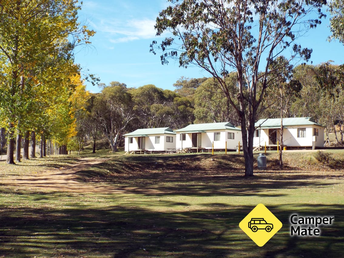 Anglers Reach Caravan Park 부근의 호텔