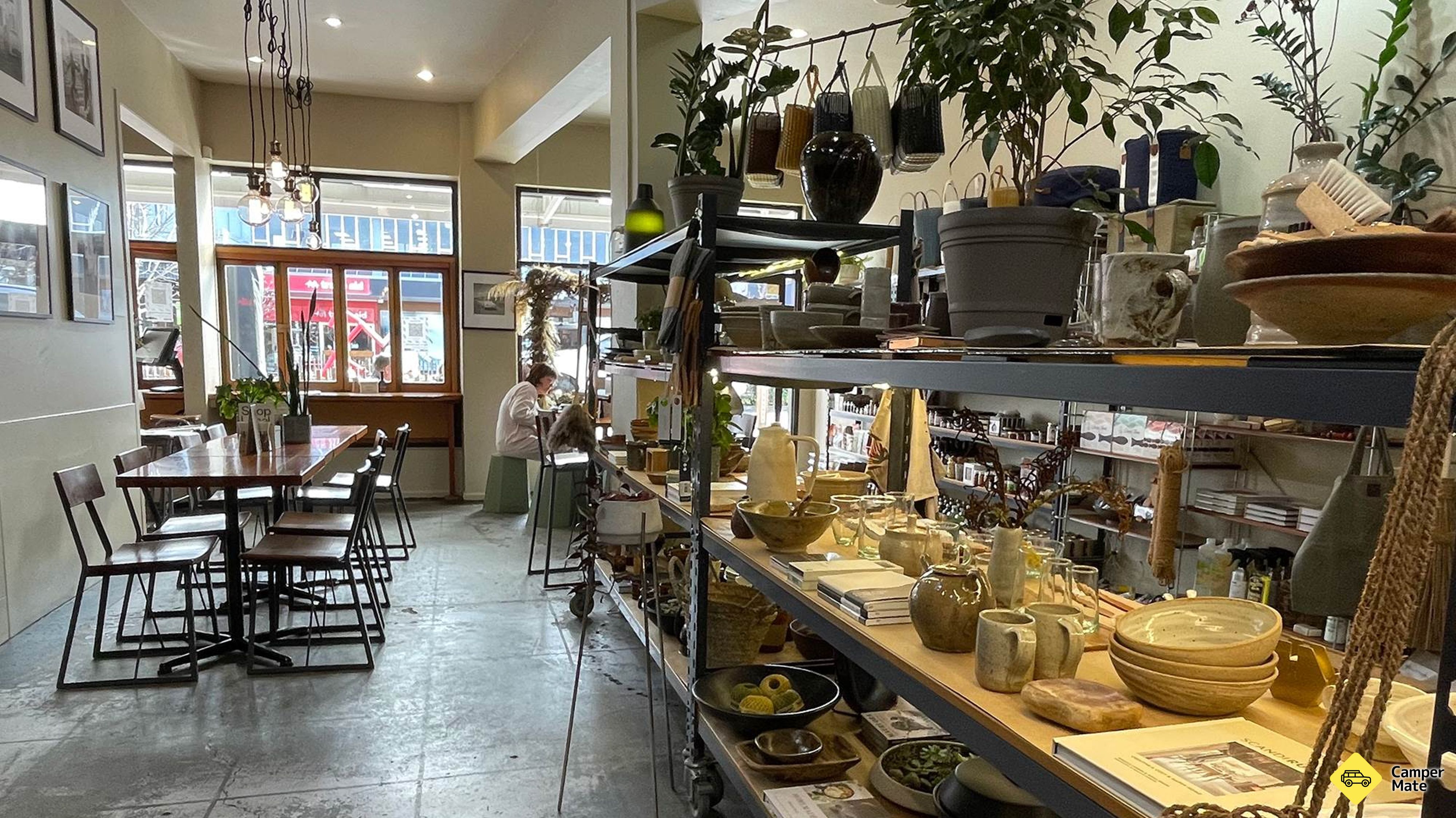 Restauracje w pobliżu Cafe & Store