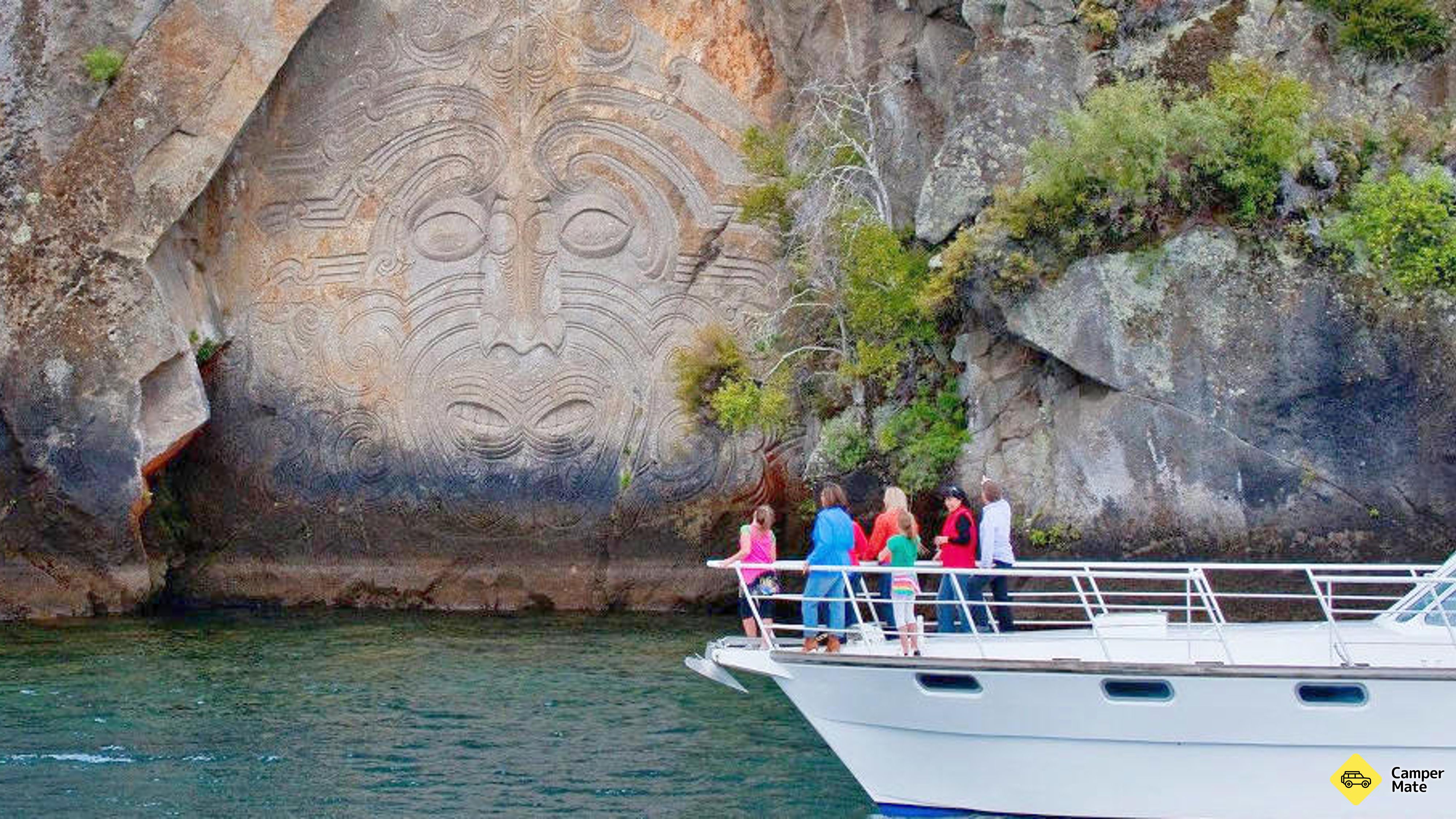 Lake Taupo Cruise till Mine Bay