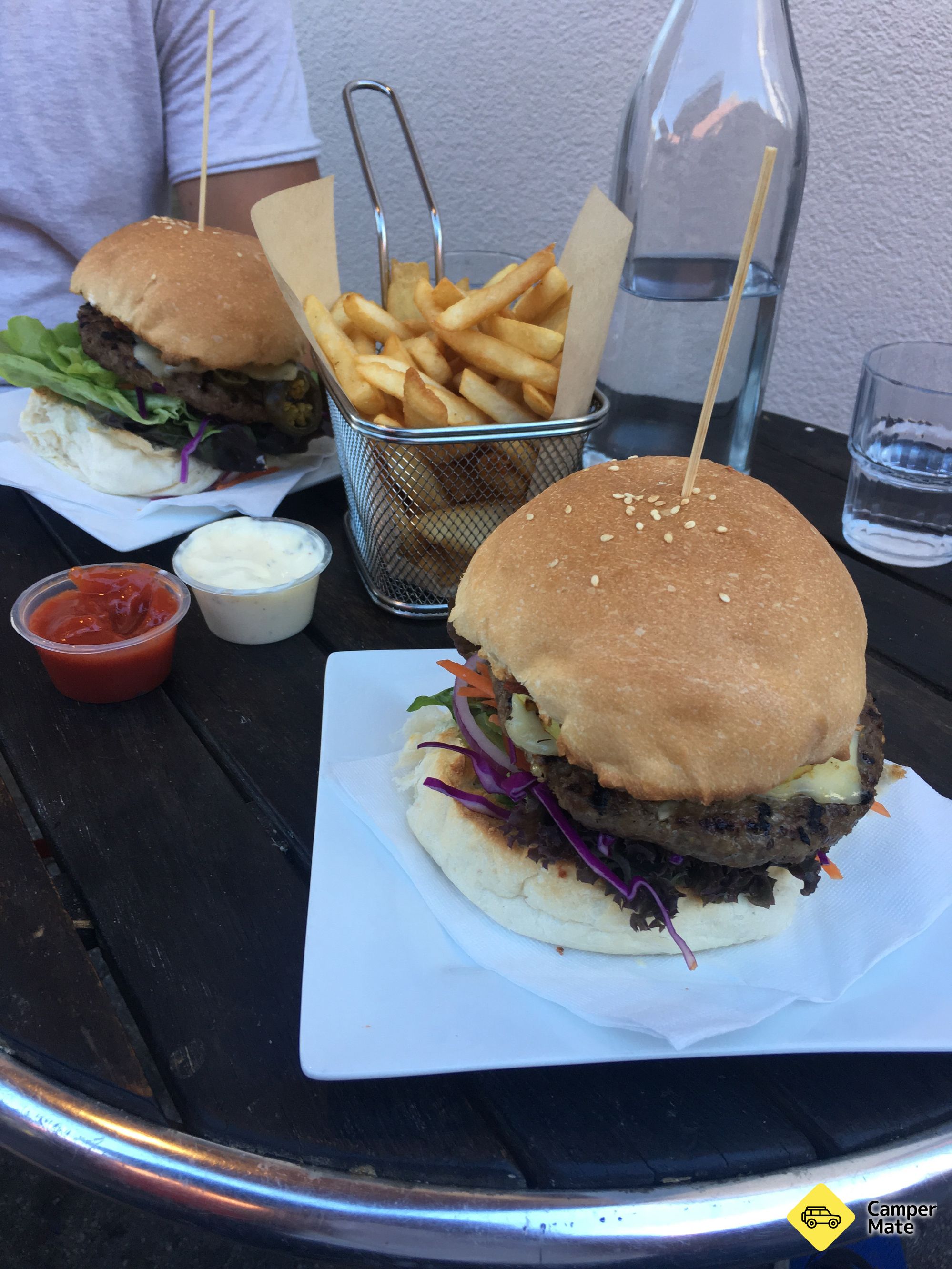 Red Star Burger Bar - Image 2