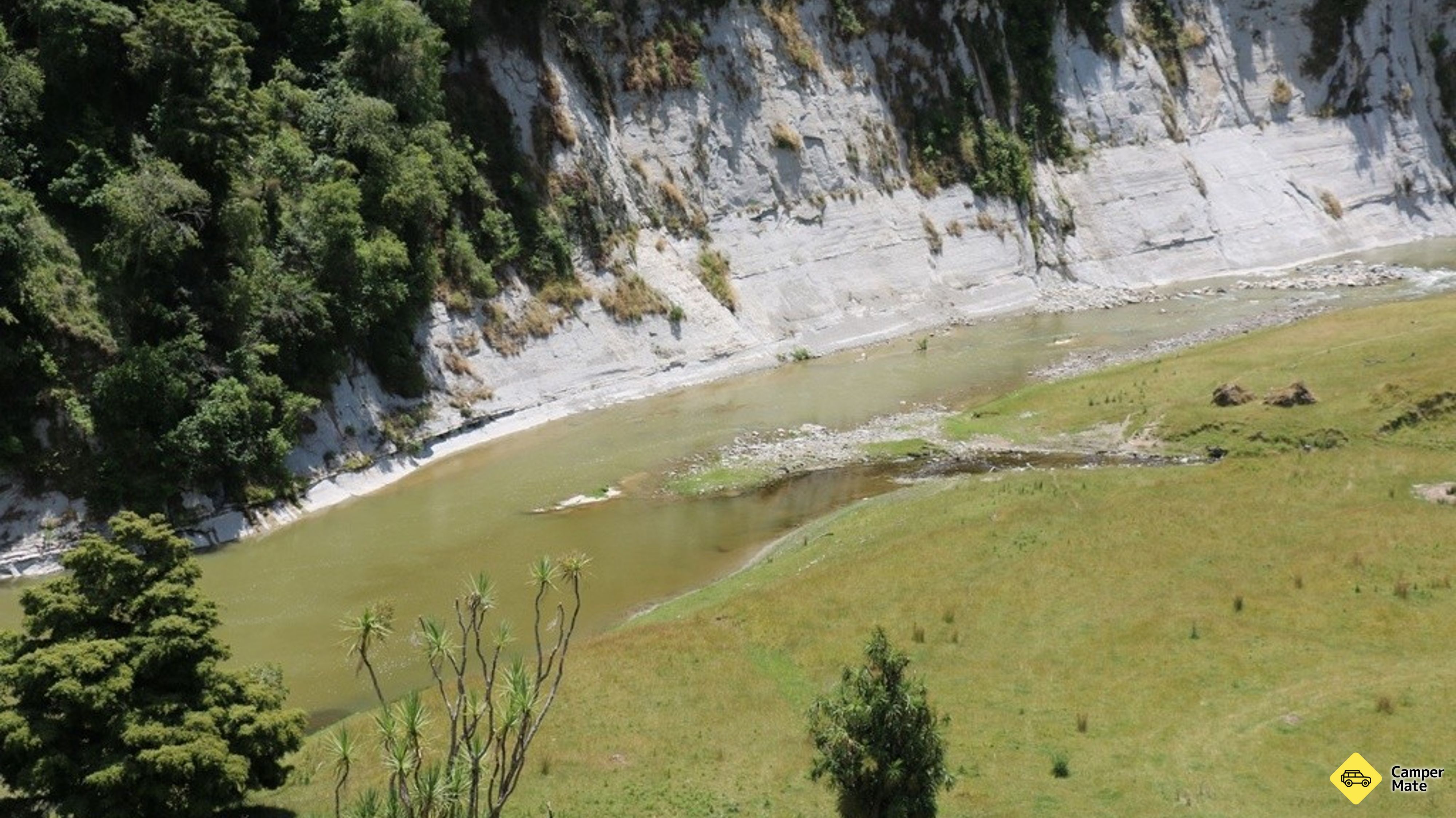 「Hangaroa Swim Hole at Doneraille Park」