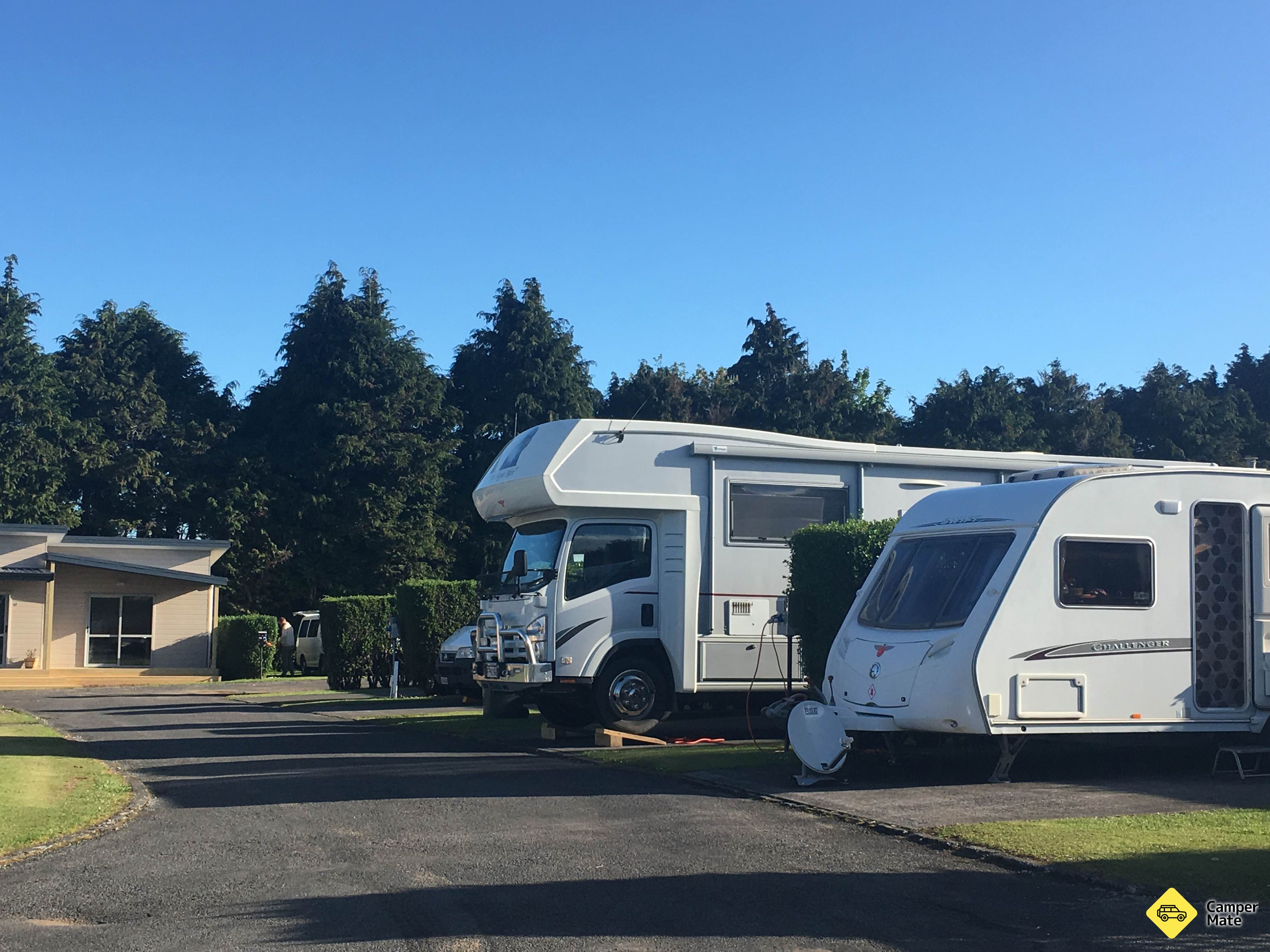 Stratford Motel & Holiday Park - Image 2