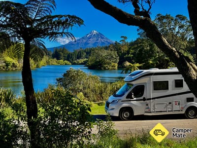 El lago Mangamahoe y el mirador del monte Taranaki