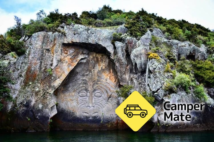 Mine Bay Maori Carvings - Image 2
